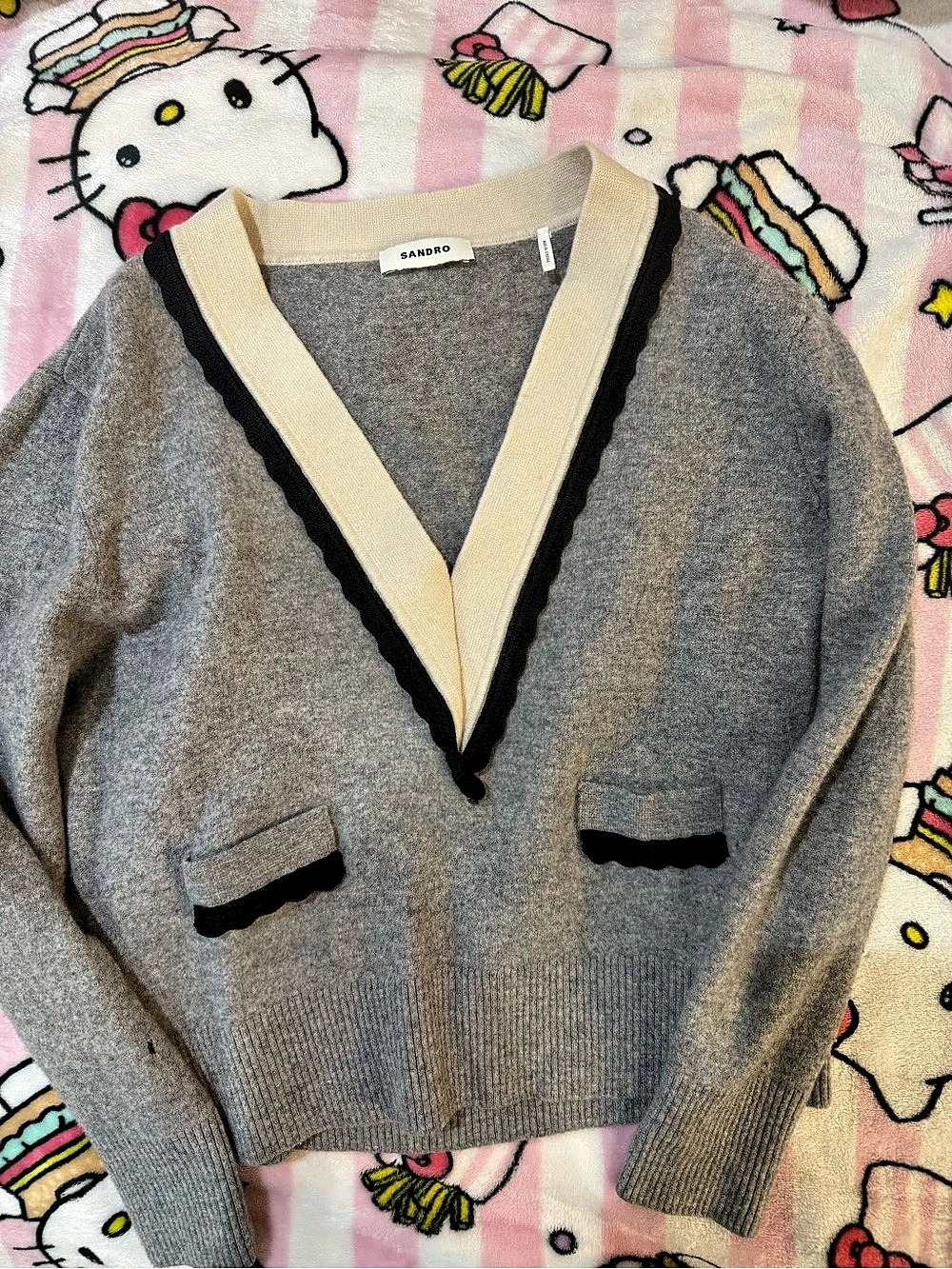 Sandro Contrast Collar V-Neck Cardigan with Pockets Gray & Cream